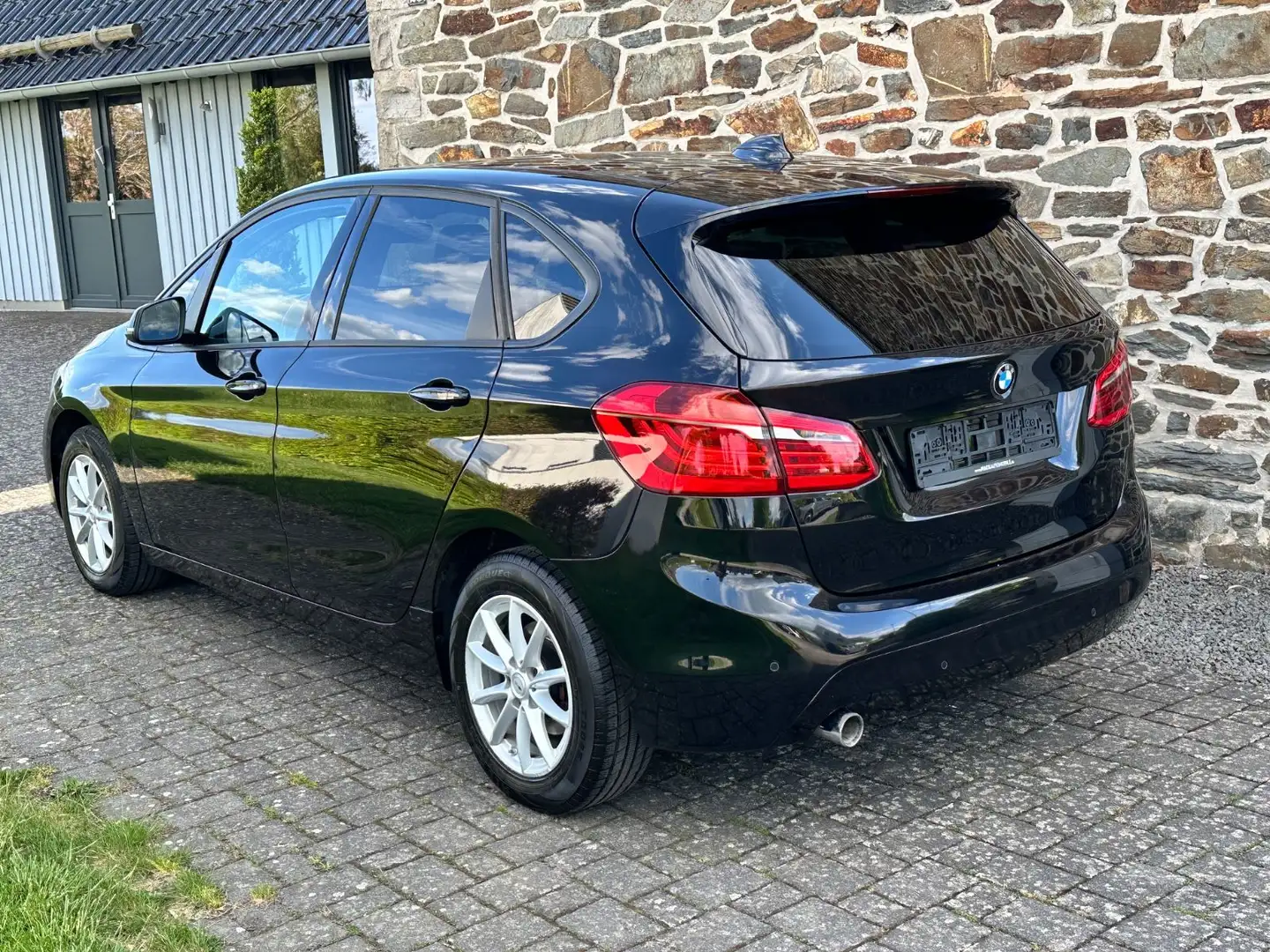 BMW 218 Active Tourer 218 d / Automatik / 2-Hand Nero - 2
