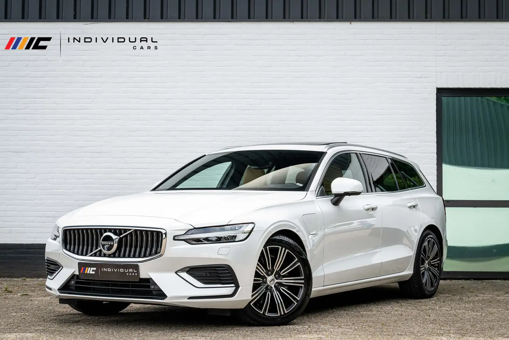 Volvo V60 2.0 T6 Recharge AWD Inscription LONG RANGE Massage Blanc - 1