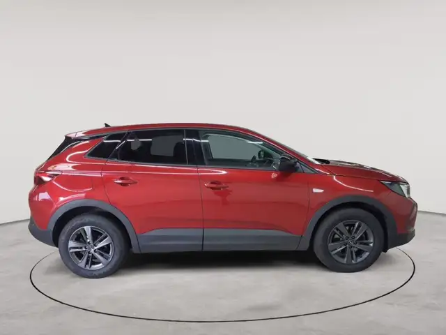 Opel Grandland view 3