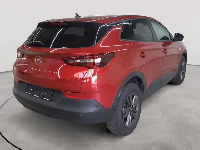 Opel Grandland view 4