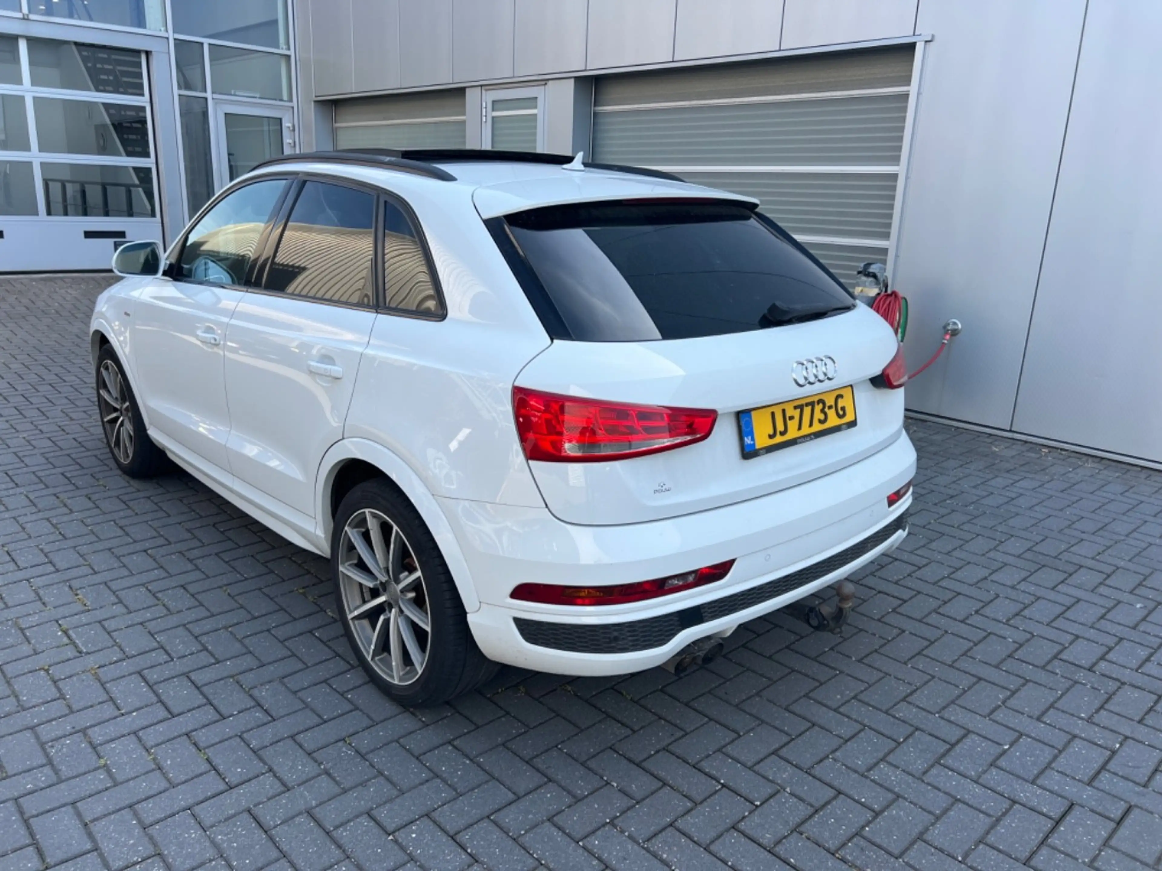 Audi Q3 1.4 TFSI CoD Sport Pro Line S l Pano Dak l Trekhaa — photo 2