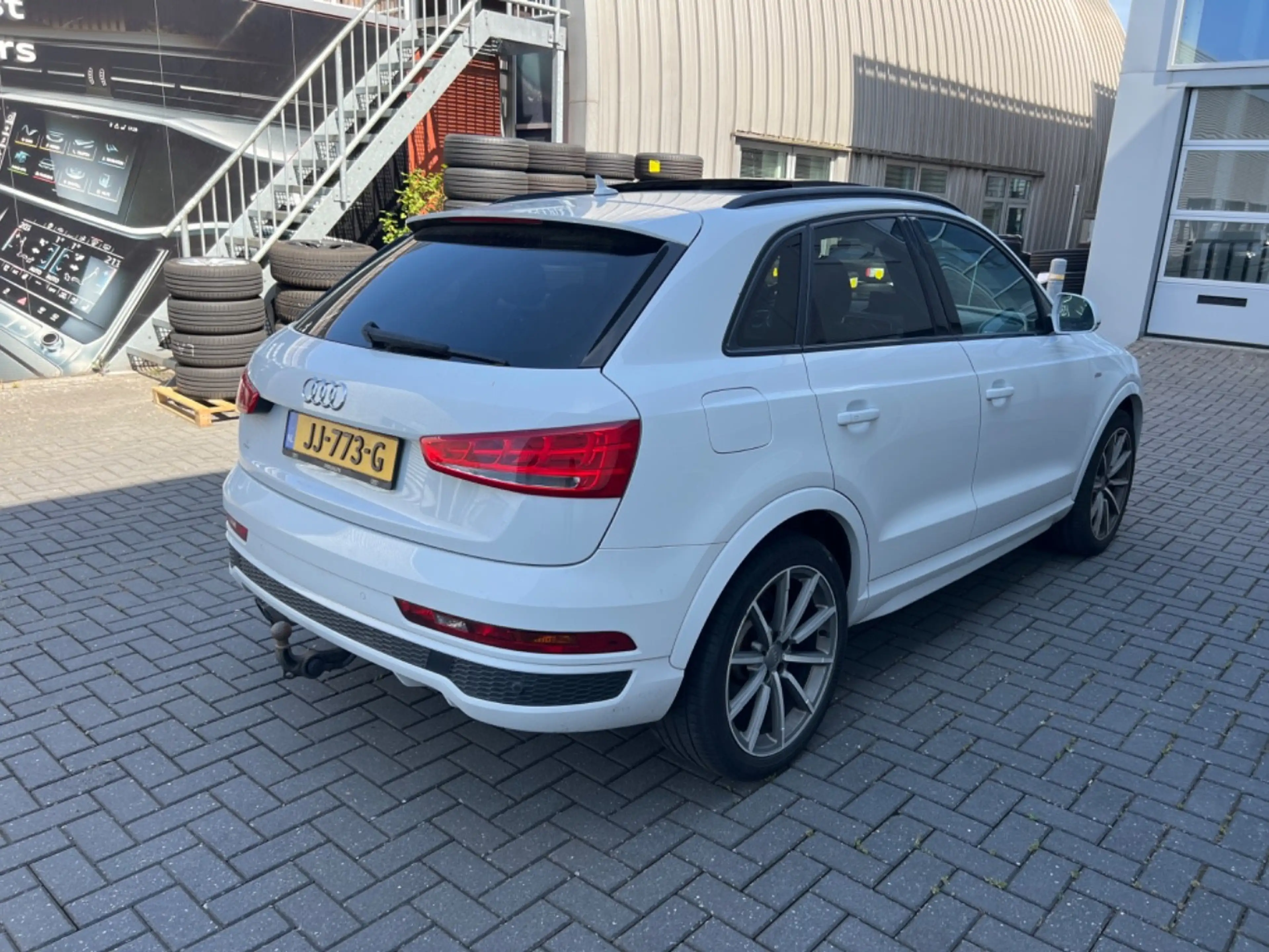 Audi Q3 1.4 TFSI CoD Sport Pro Line S l Pano Dak l Trekhaa — photo 3