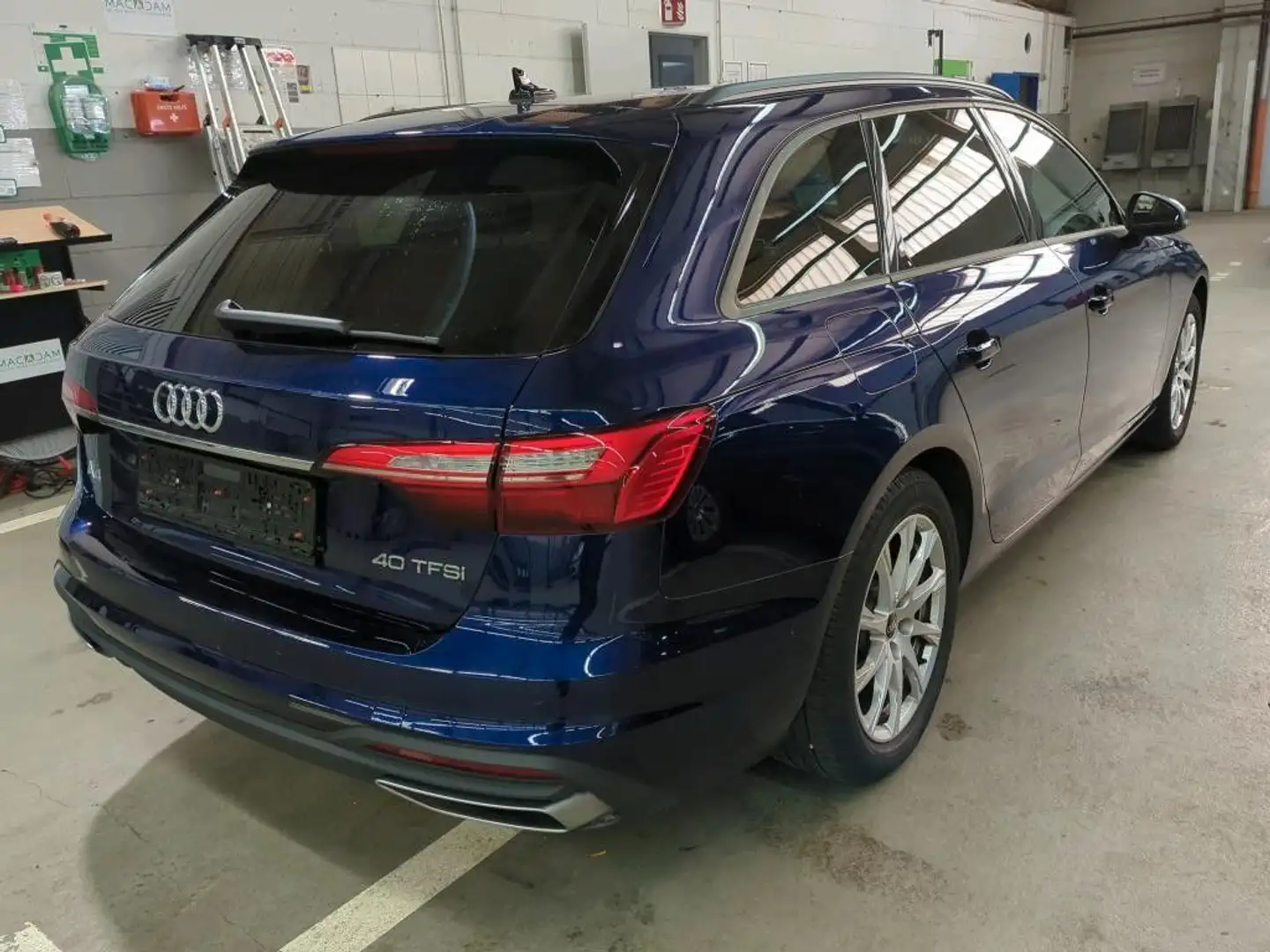 Audi A4 Avant 40 TFSI  Virtual-COCKPIT/LED/SP-Sitze Blau - 2