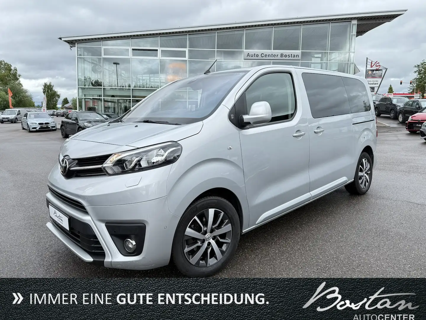 Toyota Proace VERSO L1 TEAM D/5-SITZER/NAVI/PDC/1.HAND Plateado - 1