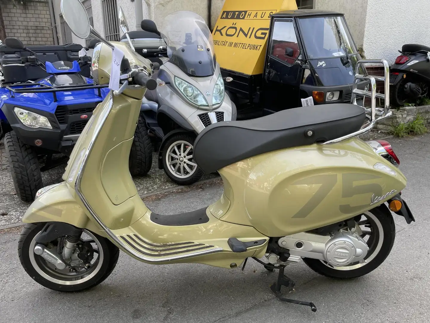 Vespa Primavera S 50 75 Jahre limitiert Gold - 1