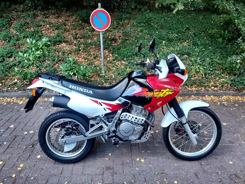 Honda NX 650 - foto 2