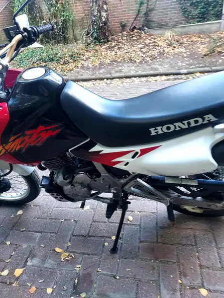 Honda NX 650 - foto 5