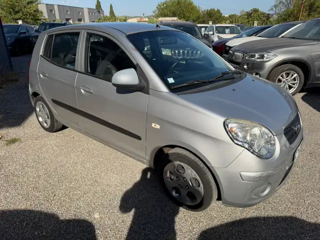 Kia Picanto view 6