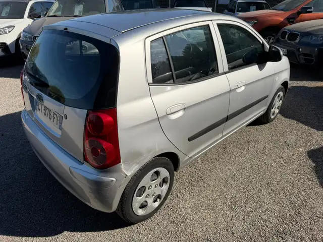 Kia Picanto view 5