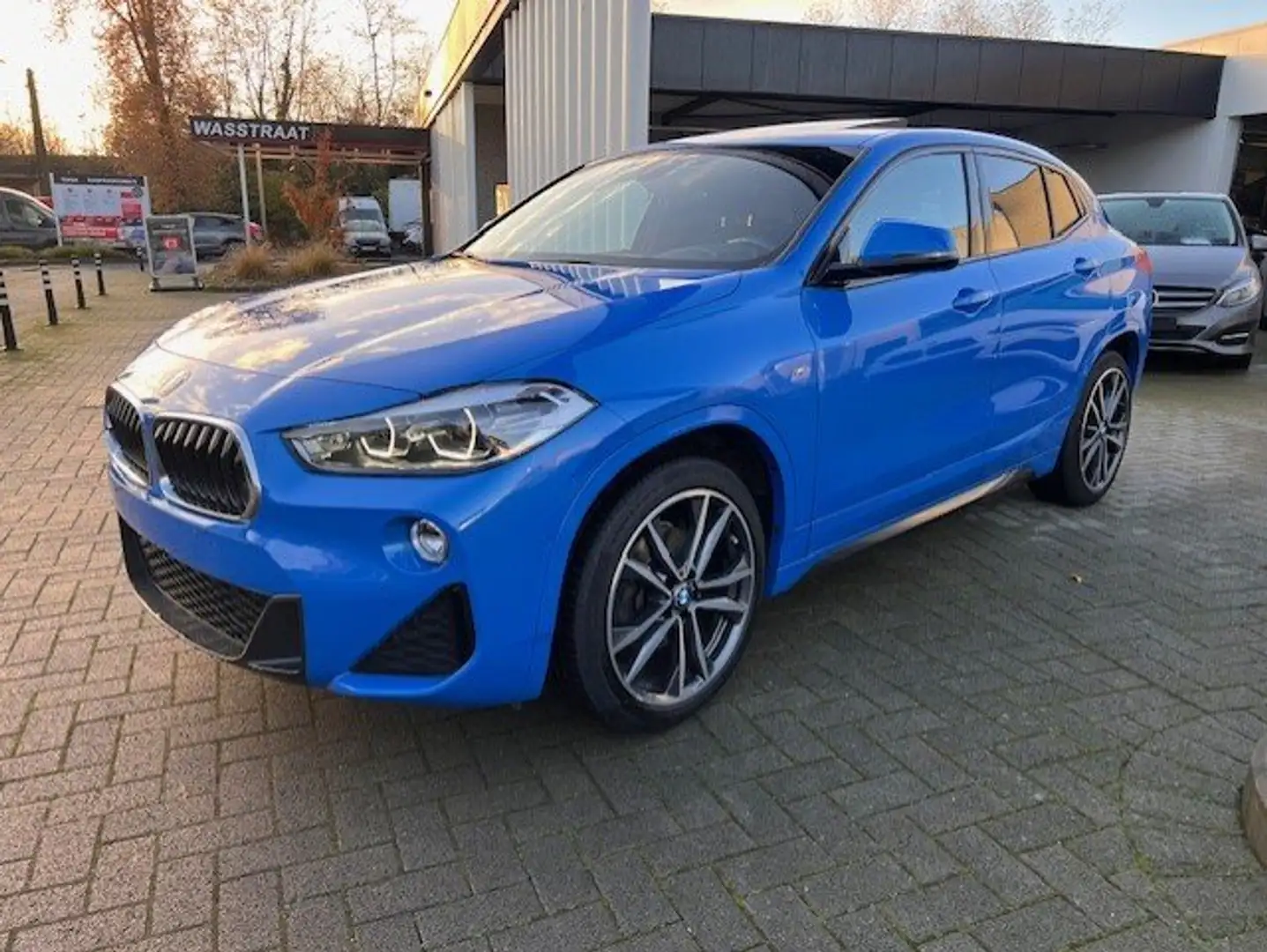 BMW X2 1.5iA sDrive18 136pk  M-Pack Pano Leder Led Azul - 2