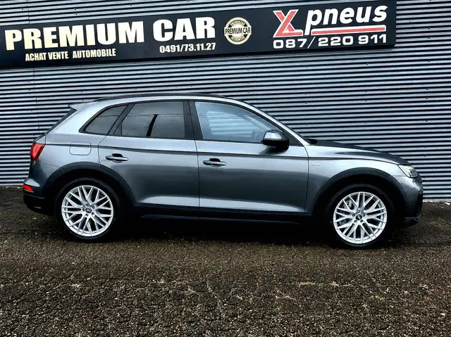 Audi Q5 view 5