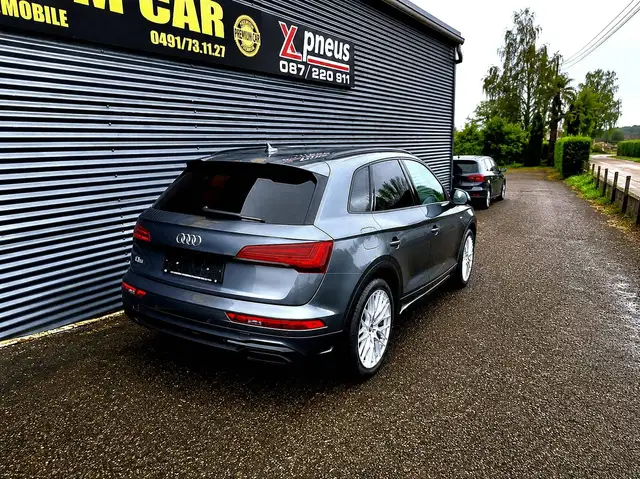 Audi Q5 view 8