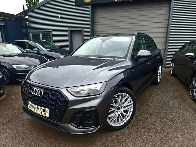 Audi Q5 view 4