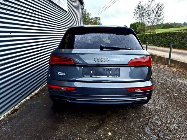 Audi Q5 view 11