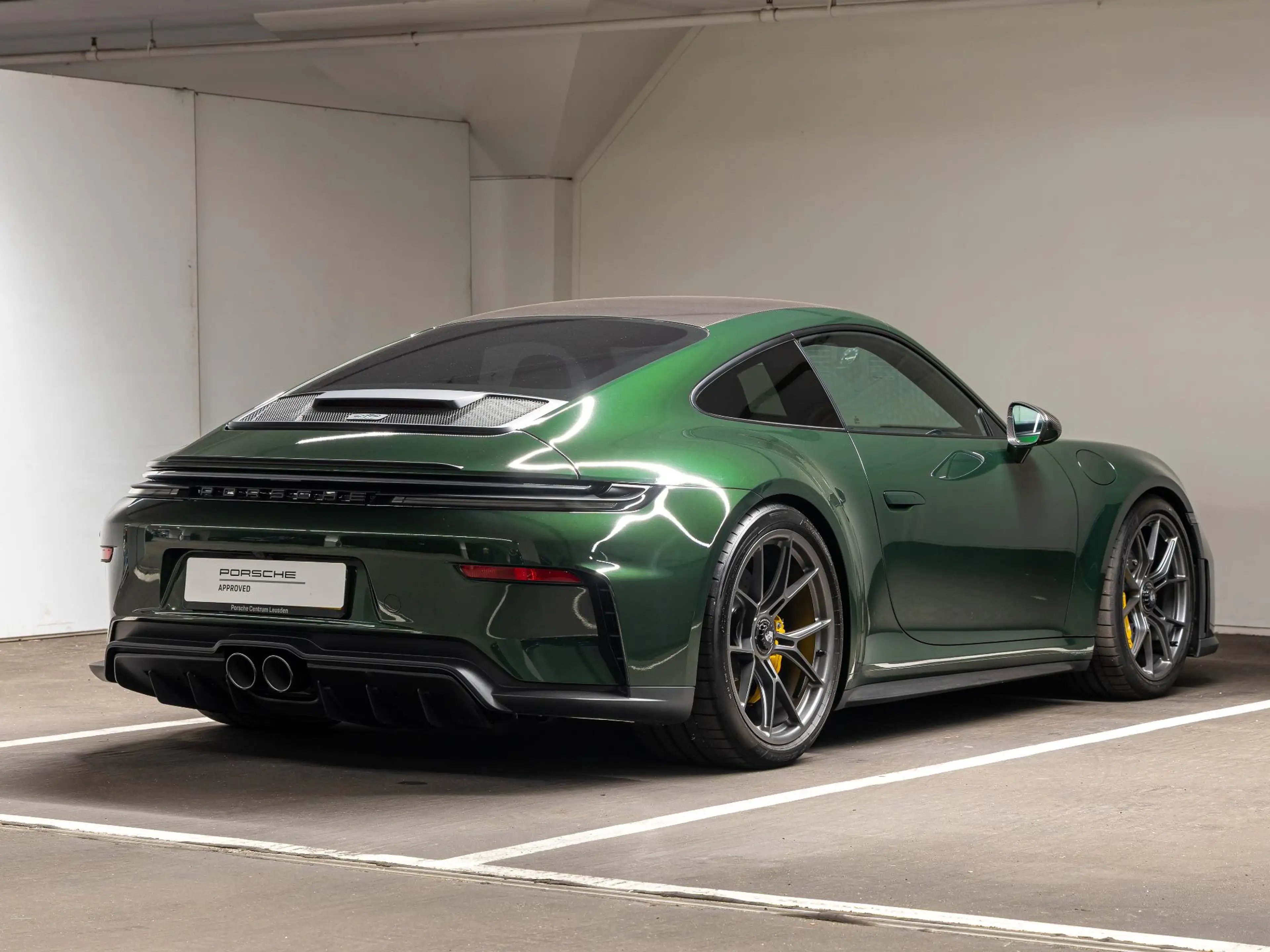 Porsche 992 4.0 GT3 Touring — photo 7