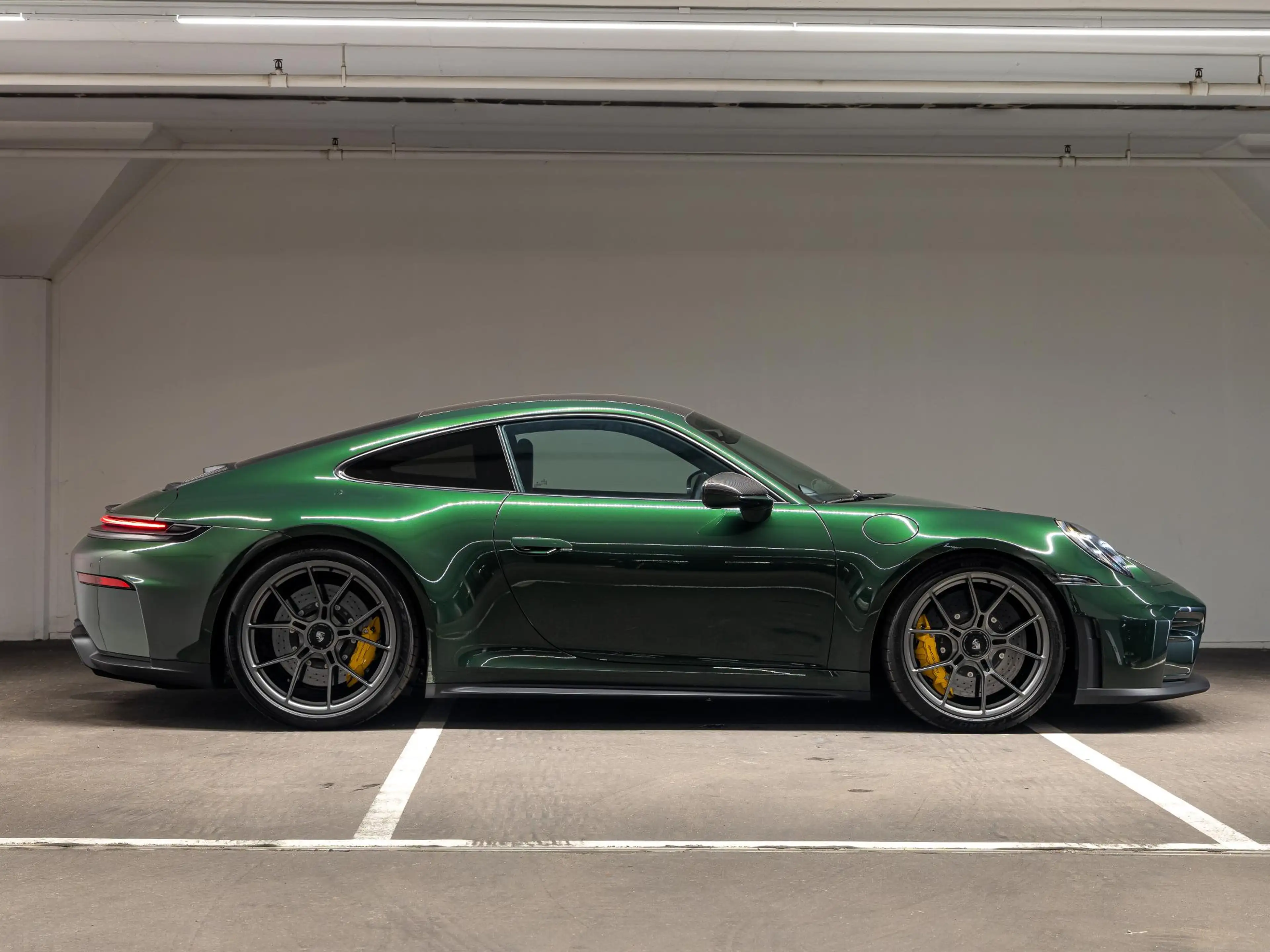 Porsche 992 4.0 GT3 Touring — photo 6