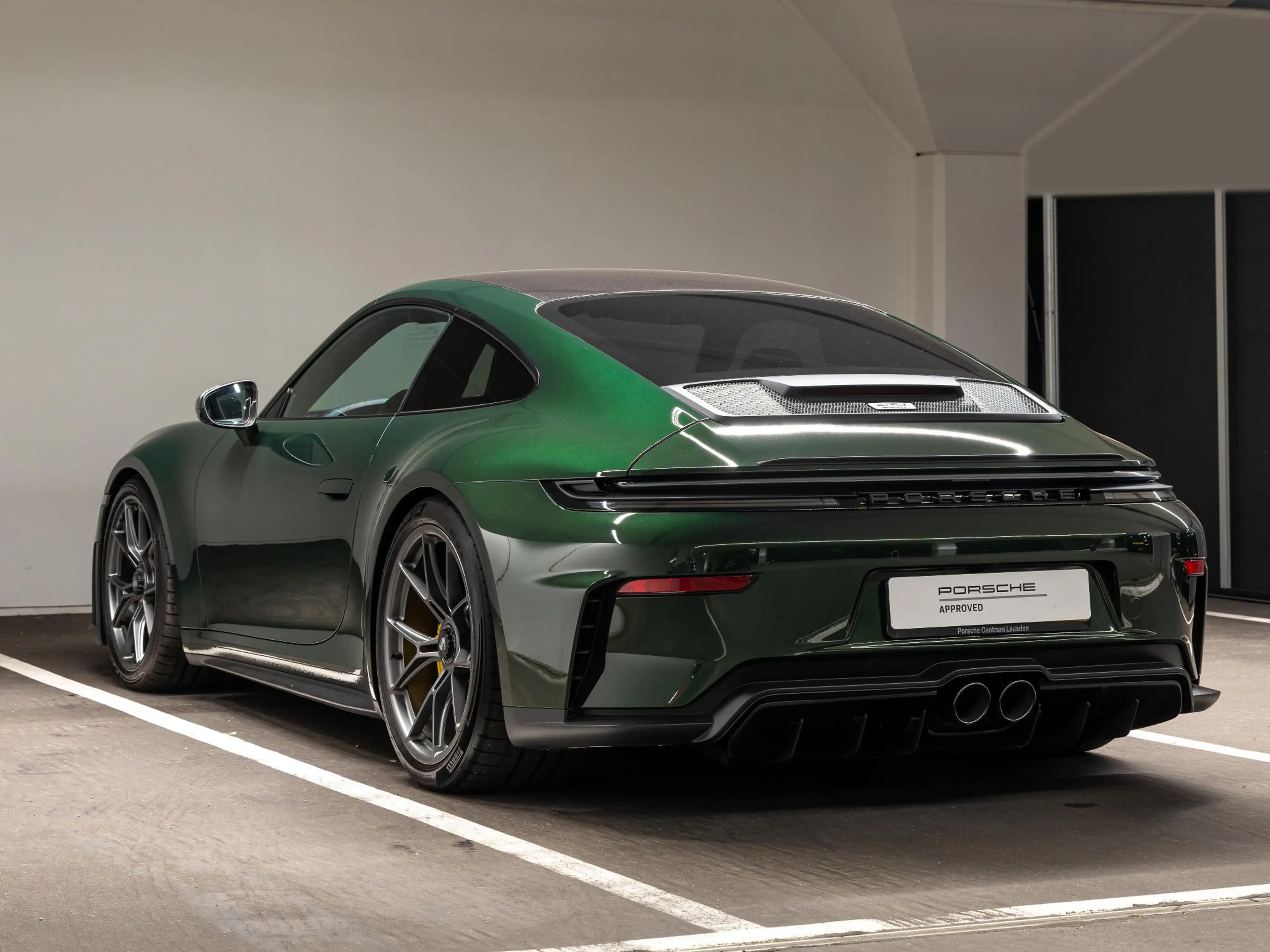 Porsche 992 4.0 GT3 Touring — photo 3