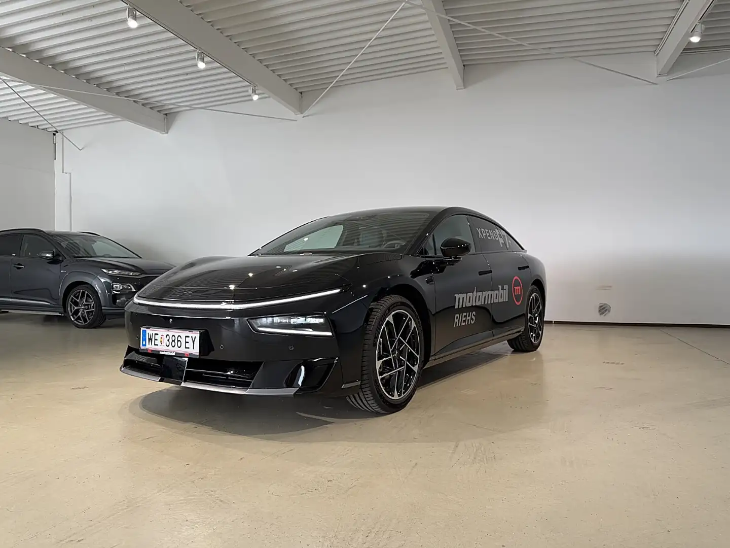 Xpeng P7 + Performance 74,9kWh AWD Schwarz - 1