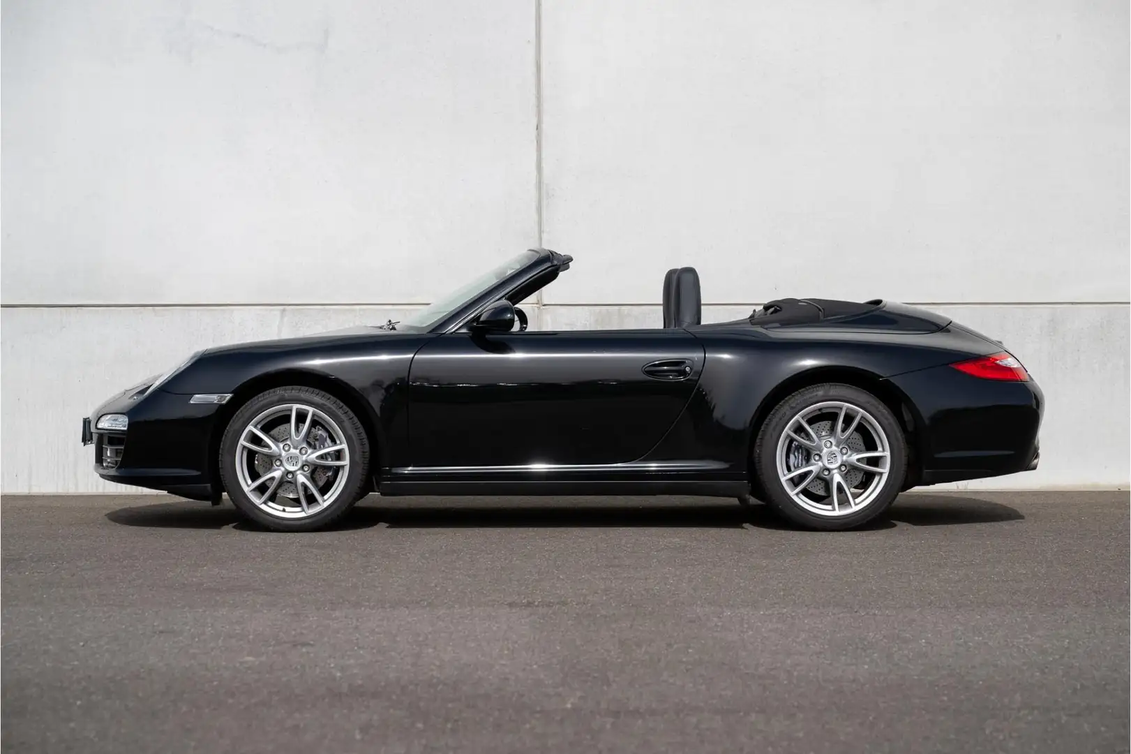Porsche 997 Cabrio Carrera 4 PDK / Stoelverwarming / Park Assi Zwart - 2
