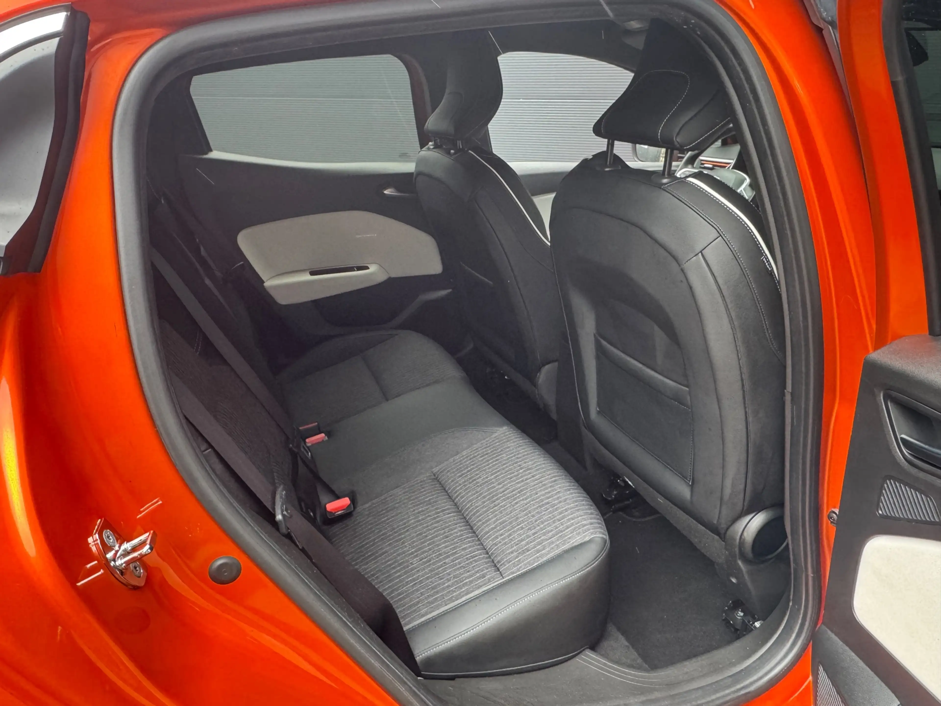 Renault Clio 1.0 TCe Intens / Facelift / Carplay / Led — photo 16