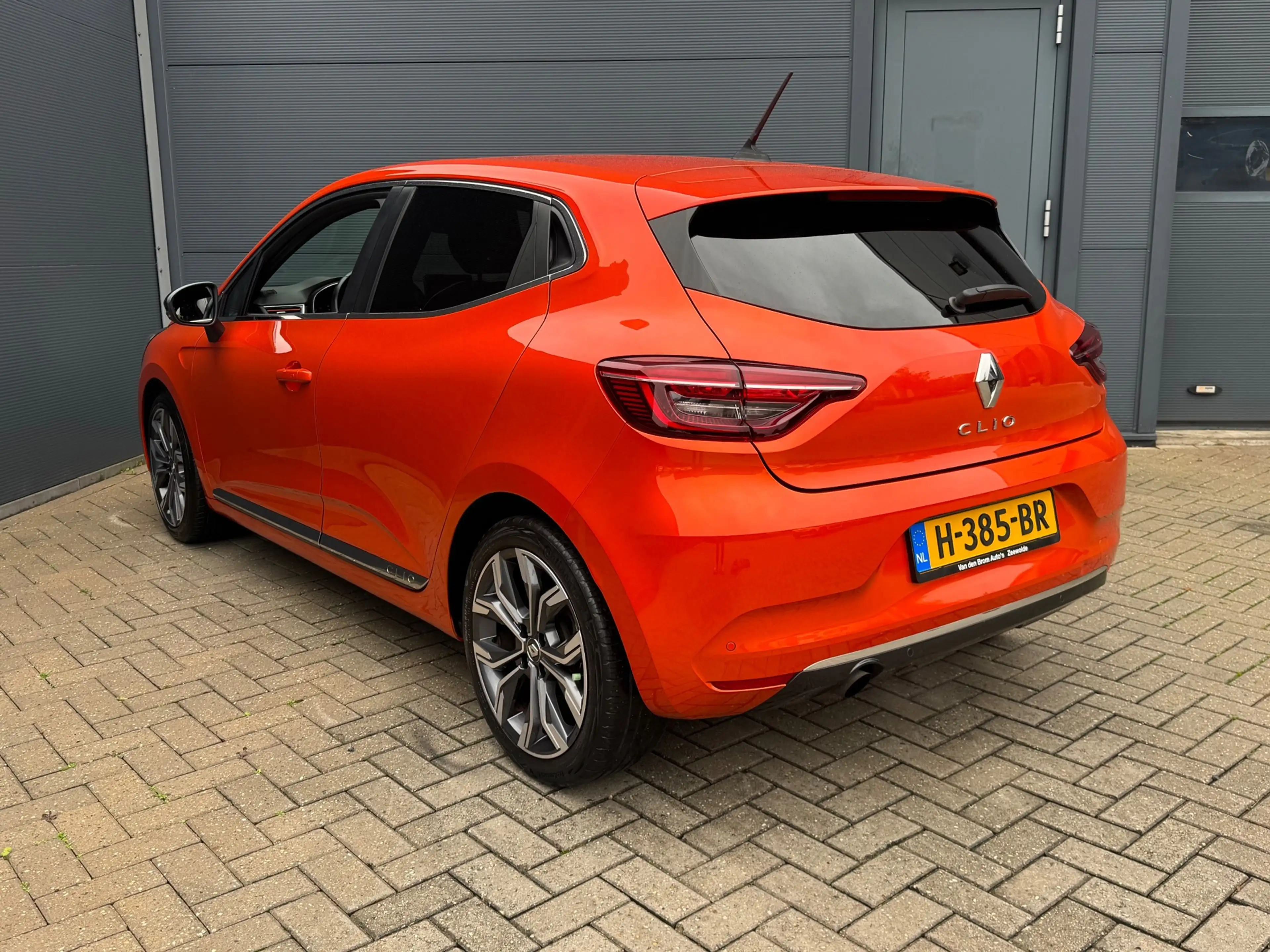 Renault Clio 1.0 TCe Intens / Facelift / Carplay / Led — photo 2