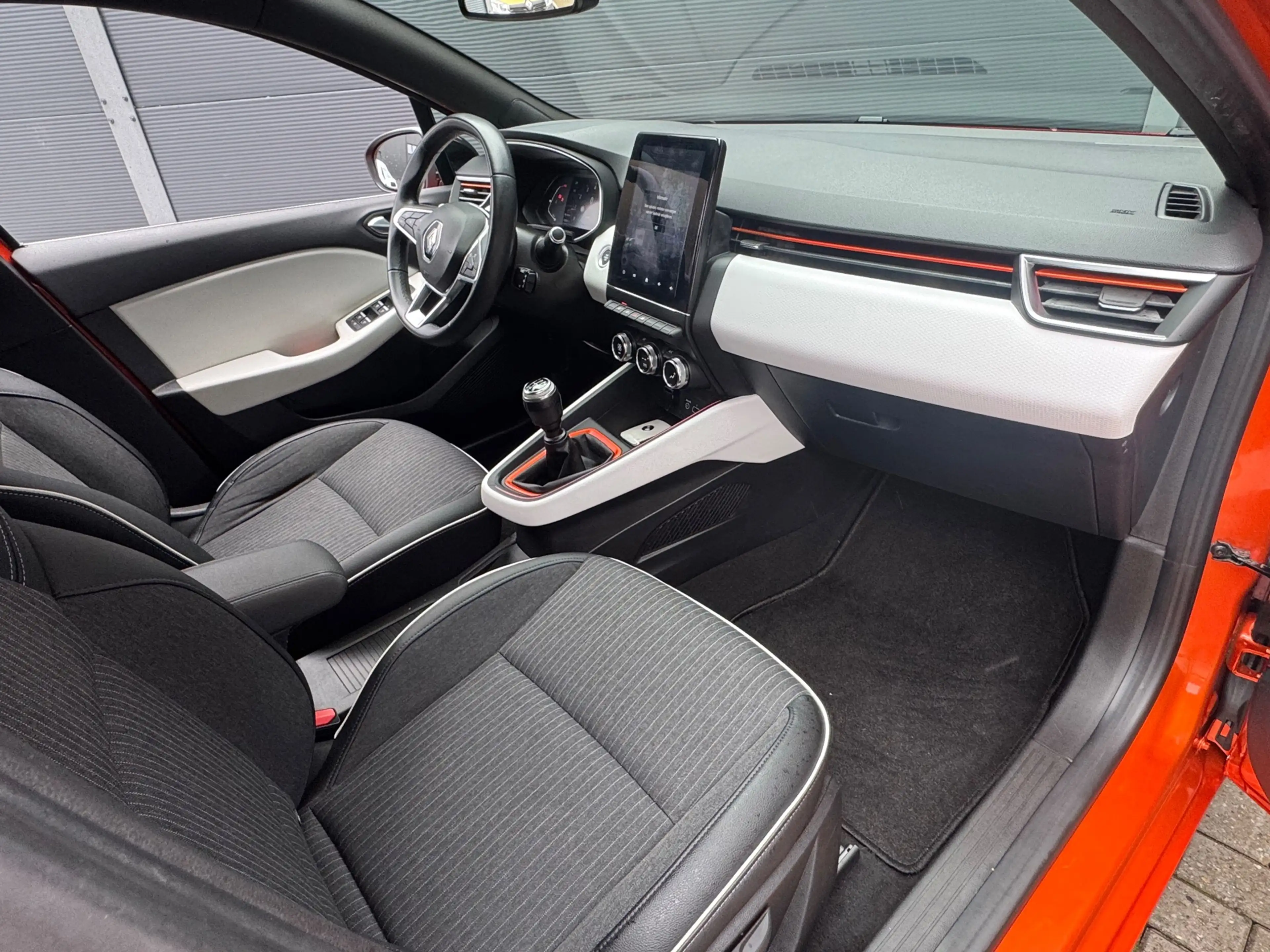 Renault Clio 1.0 TCe Intens / Facelift / Carplay / Led — photo 15