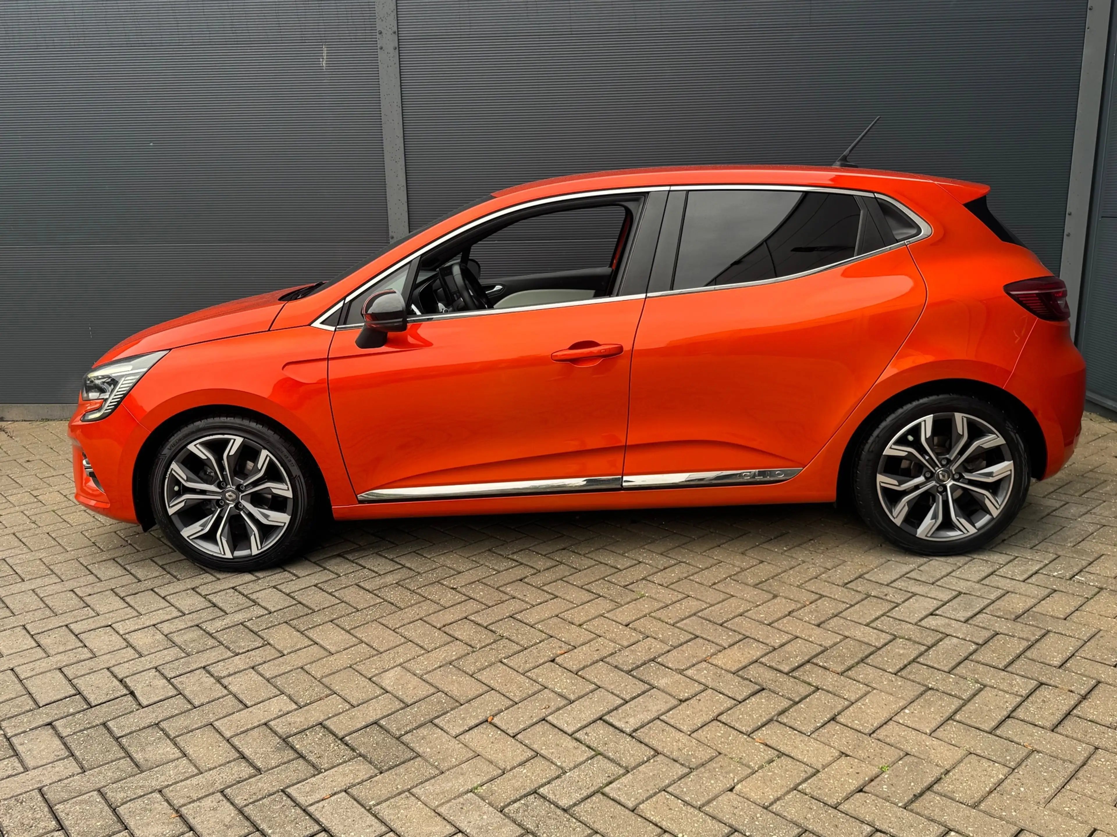 Renault Clio 1.0 TCe Intens / Facelift / Carplay / Led — photo 9
