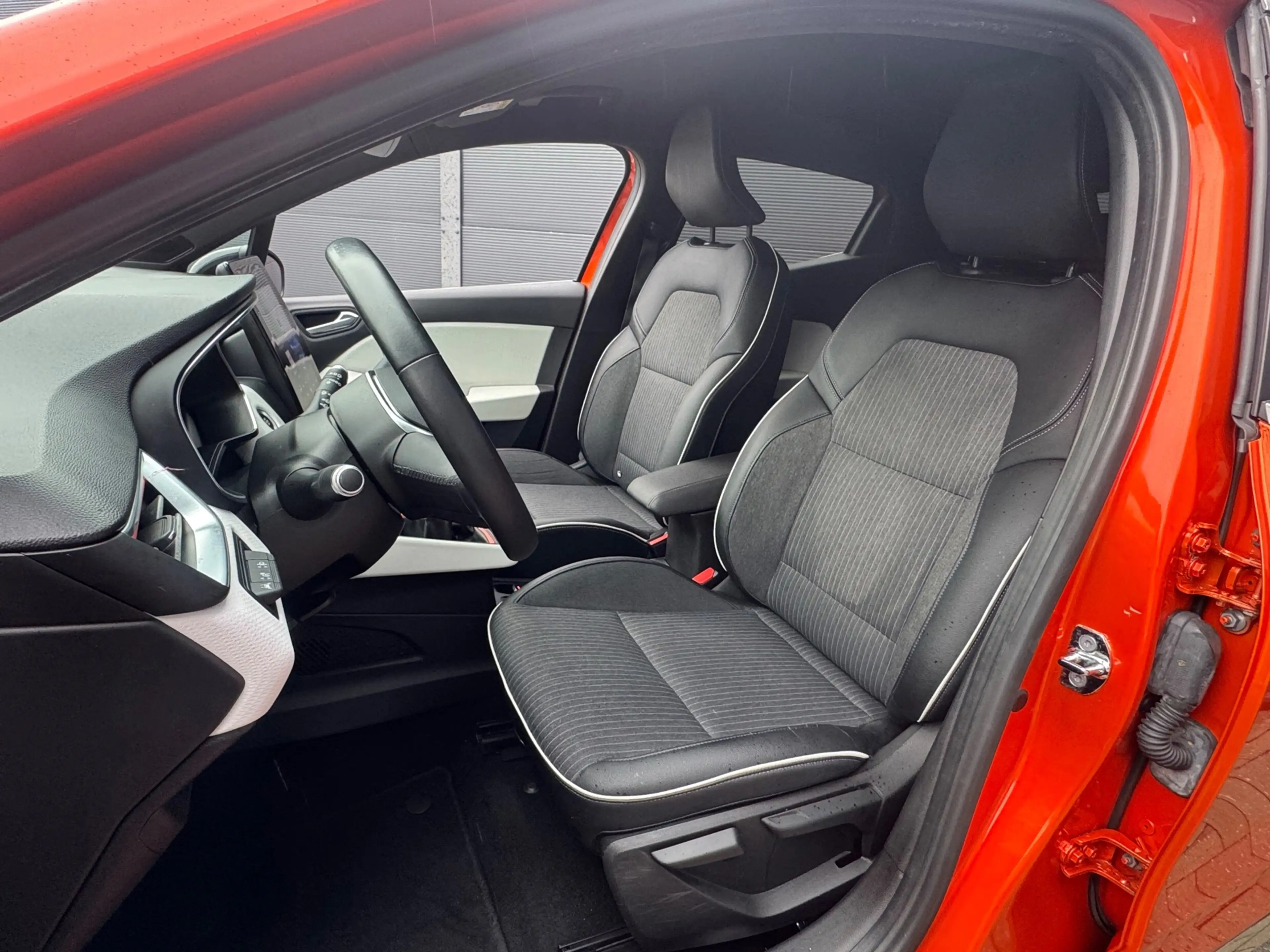 Renault Clio 1.0 TCe Intens / Facelift / Carplay / Led — photo 6