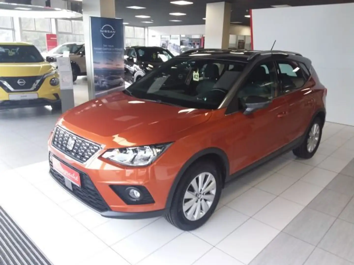 SEAT Arona 1.0 TSI Xcellence Orange - 2