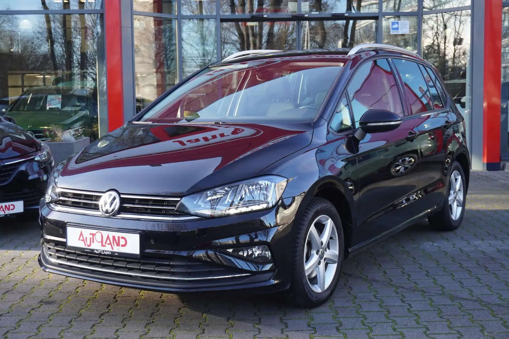 Volkswagen Golf Sportsvan 1.5 TSI AAC ACC AHK Navi Ergo Noir - 2