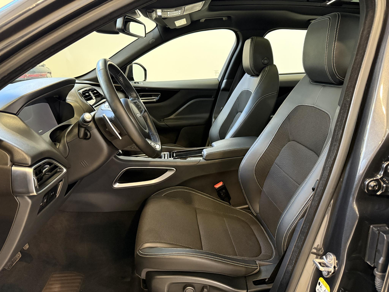 Jaguar F-Pace 2.0 Portfolio AWD 25t — photo 5