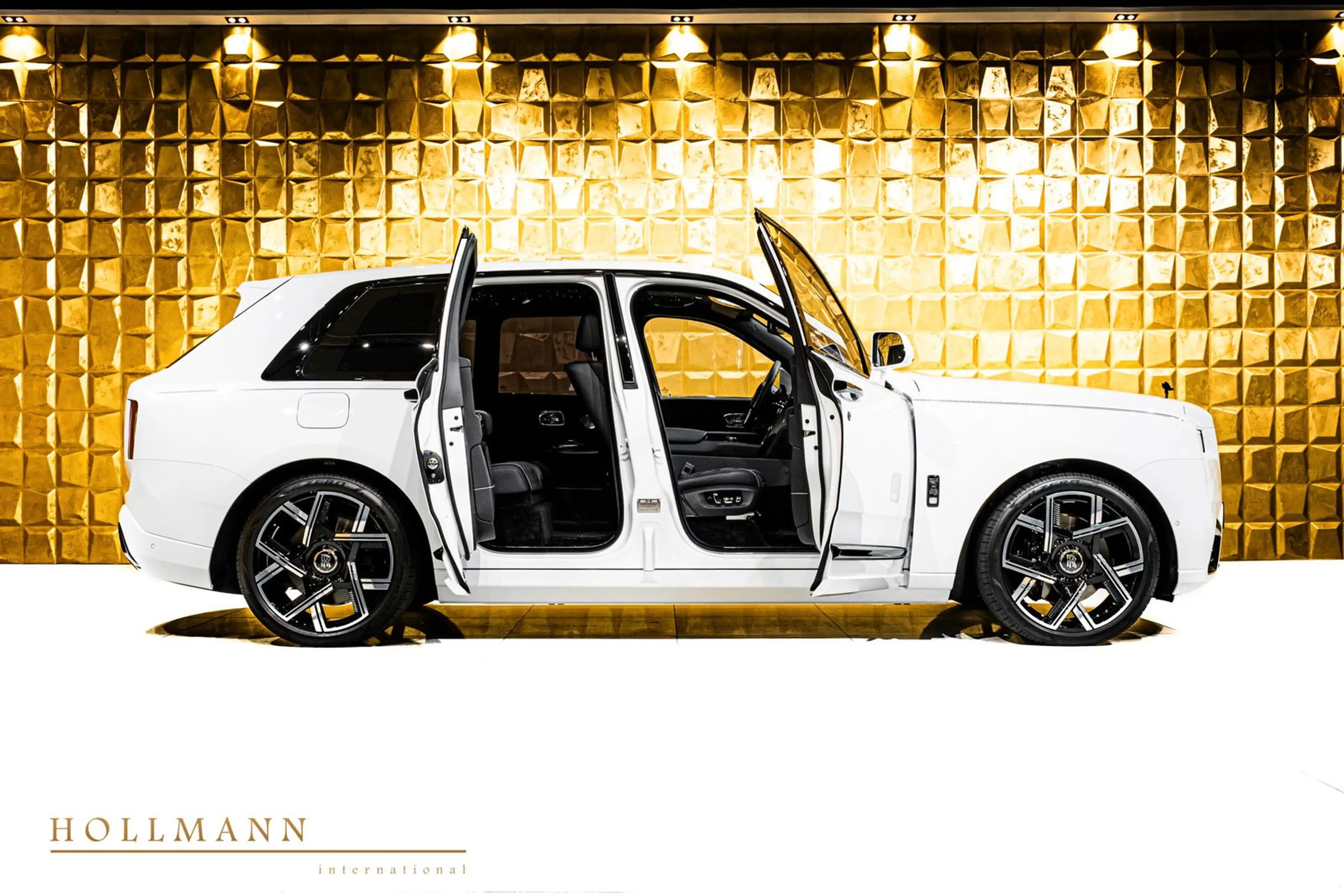 Rolls-Royce Cullinan SERIES II + BLACK BADGE + — photo 6