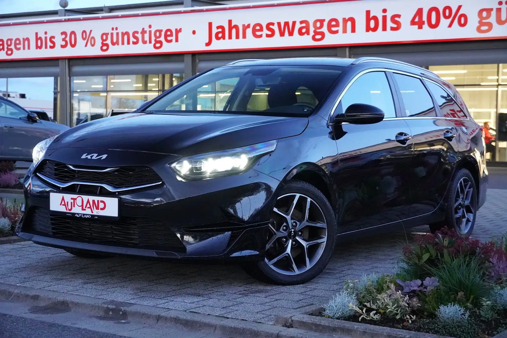 Kia Ceed SW / cee'd SW Ceed SW 1.5 T-GDI LED Navi Kamera Sitzheizung Schwarz - 2