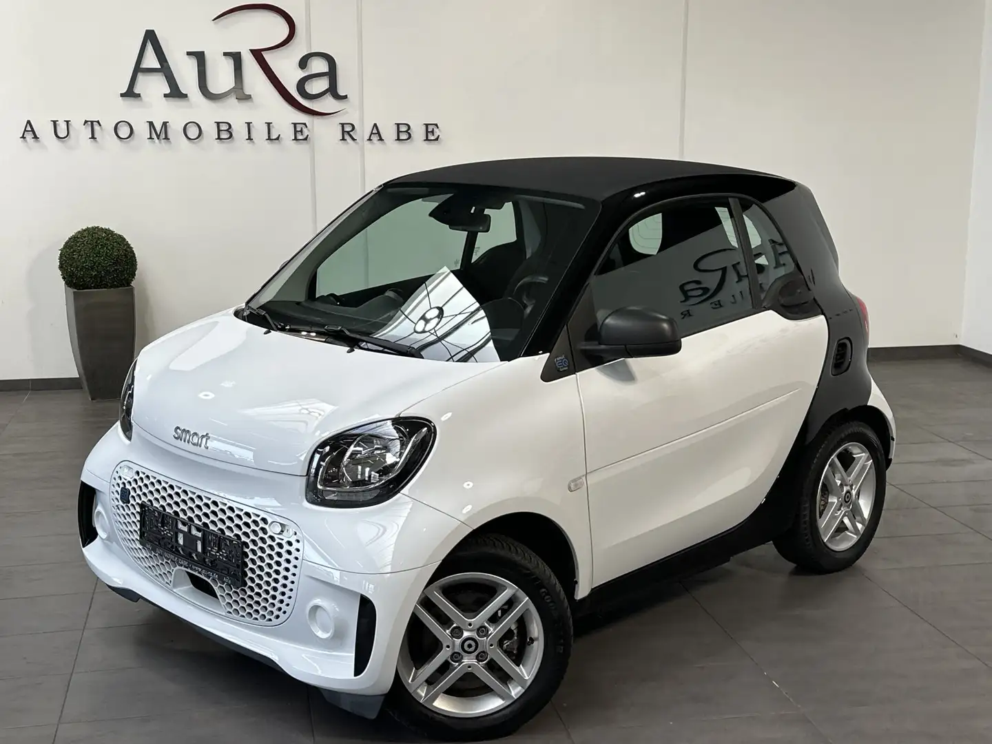 smart forTwo EQ Coupé CARPLAY+TEMPOMAT+1HD+DAB-RADIO Weiß - 2