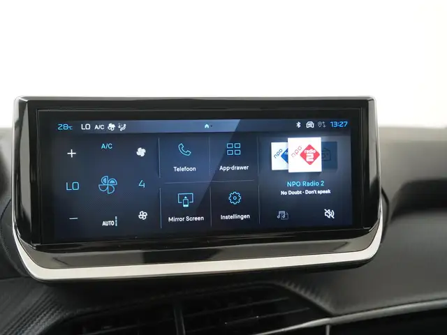 Peugeot 208 view 13