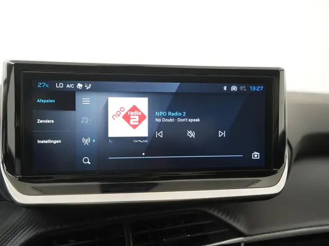 Peugeot 208 view 12