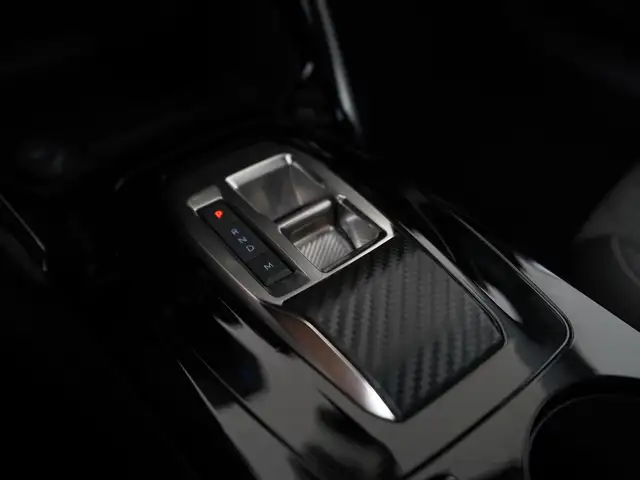 Peugeot 208 view 10