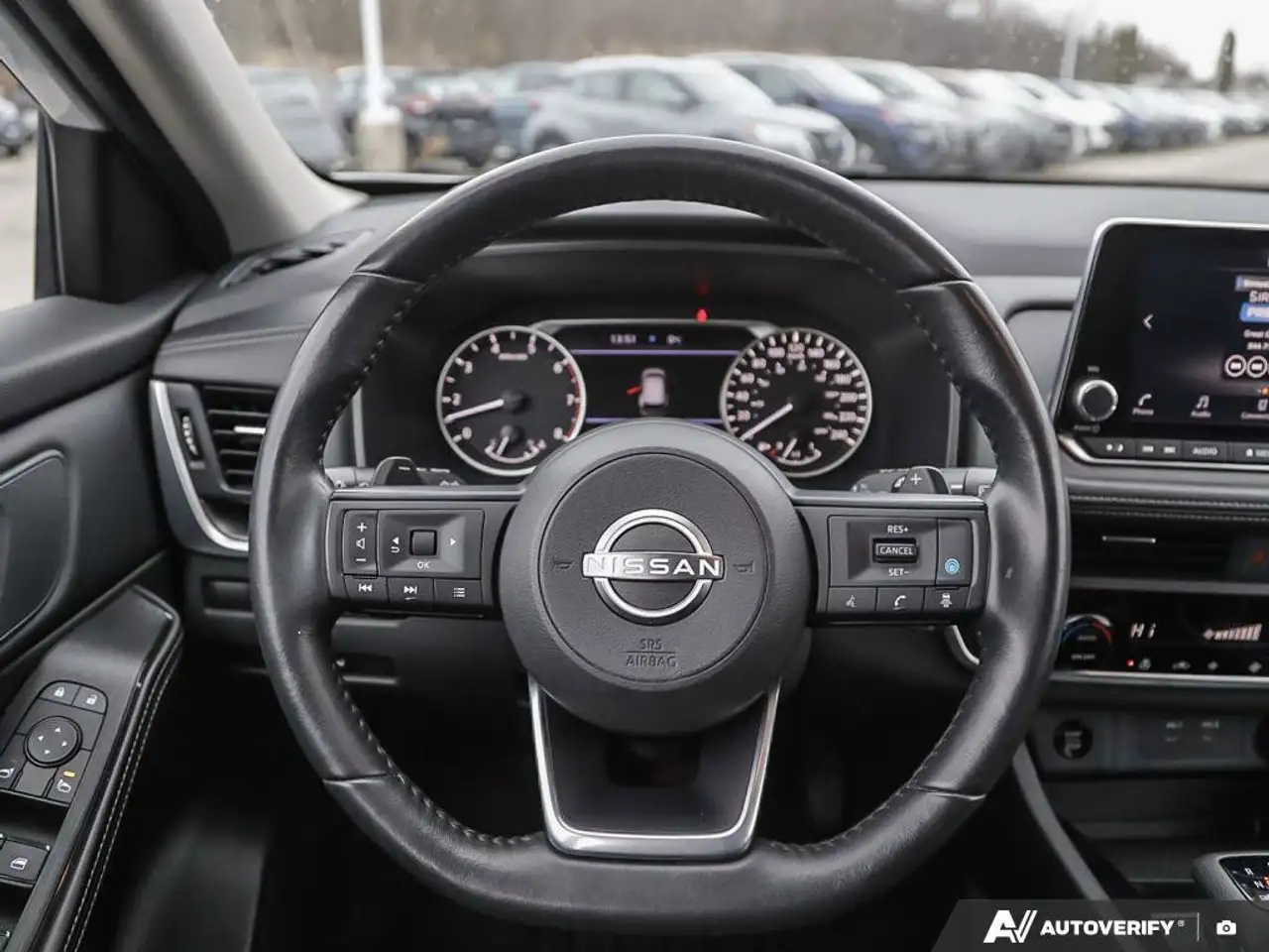 Nissan Rogue снимка Nissan Rogue