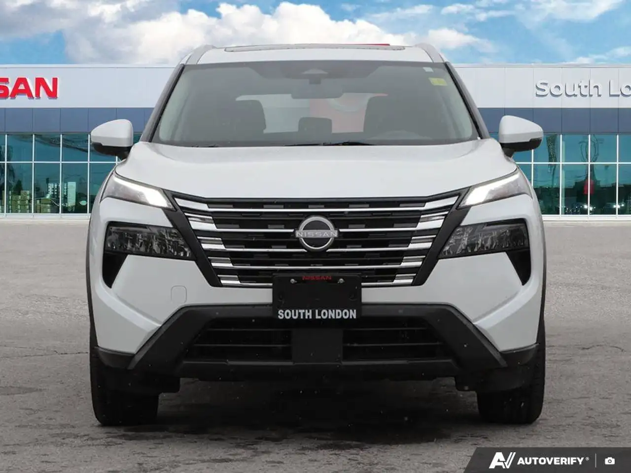 Nissan Rogue снимка Nissan Rogue