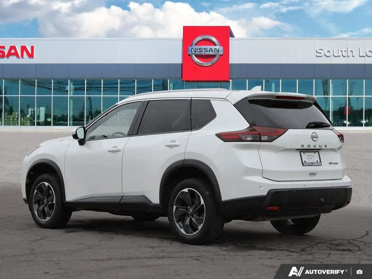 Nissan Rogue снимка Nissan Rogue