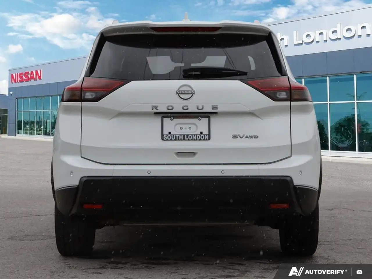 Nissan Rogue снимка Nissan Rogue