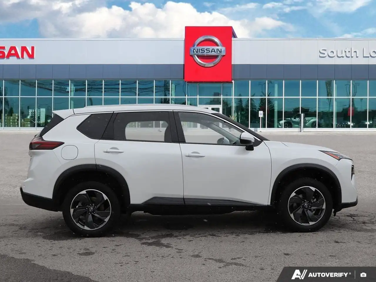 Nissan Rogue снимка Nissan Rogue