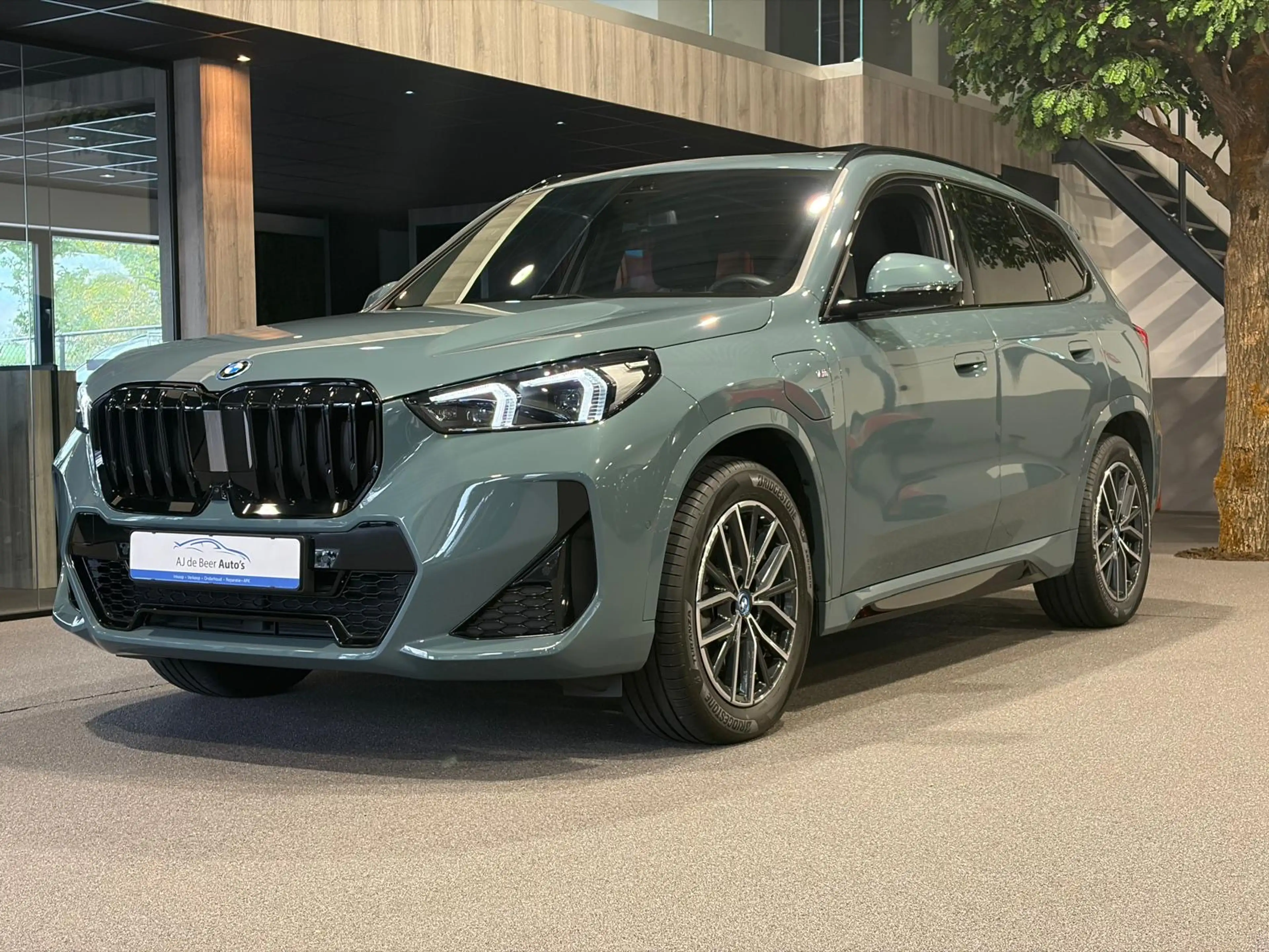 BMW X1 xDrive30e M-Sport | Panorama | HUD | 360 Camera — photo 15
