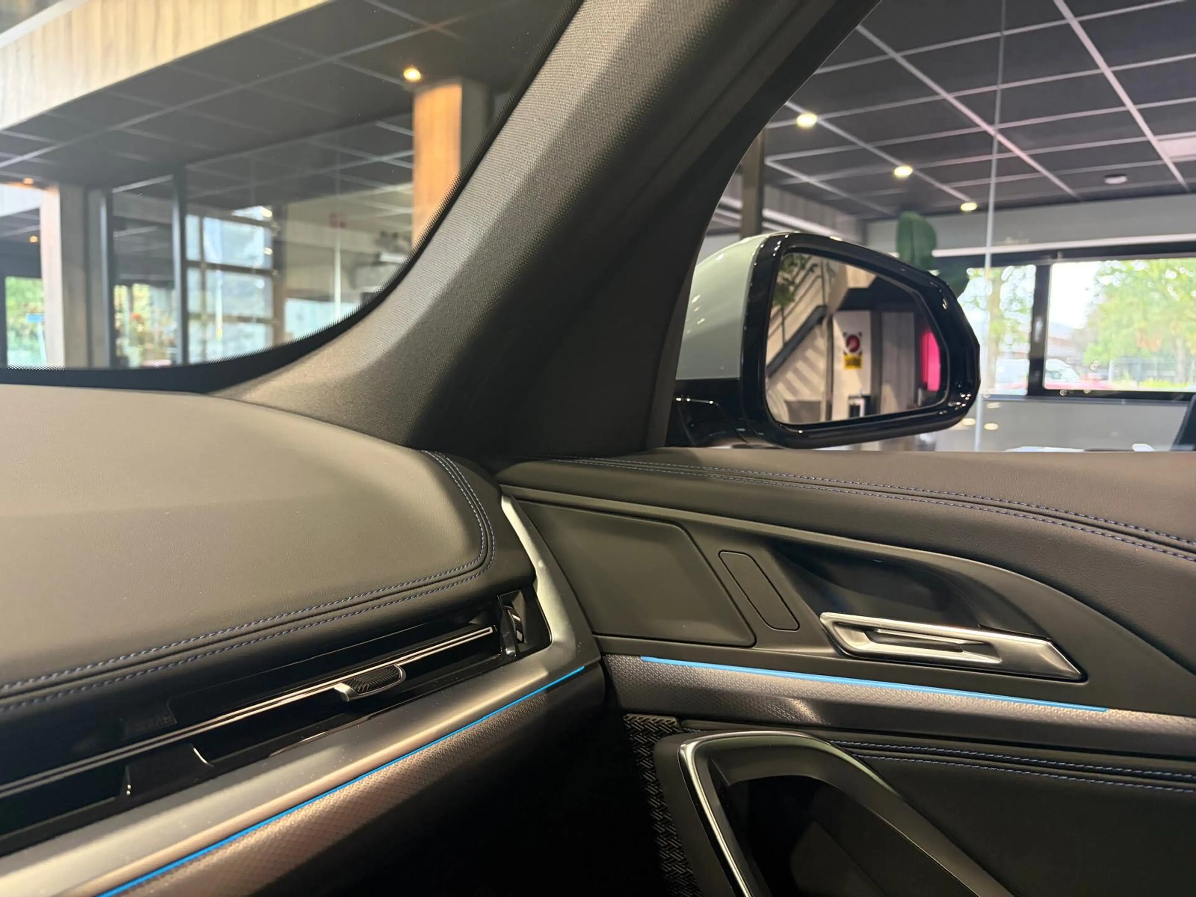 BMW X1 xDrive30e M-Sport | Panorama | HUD | 360 Camera — photo 37