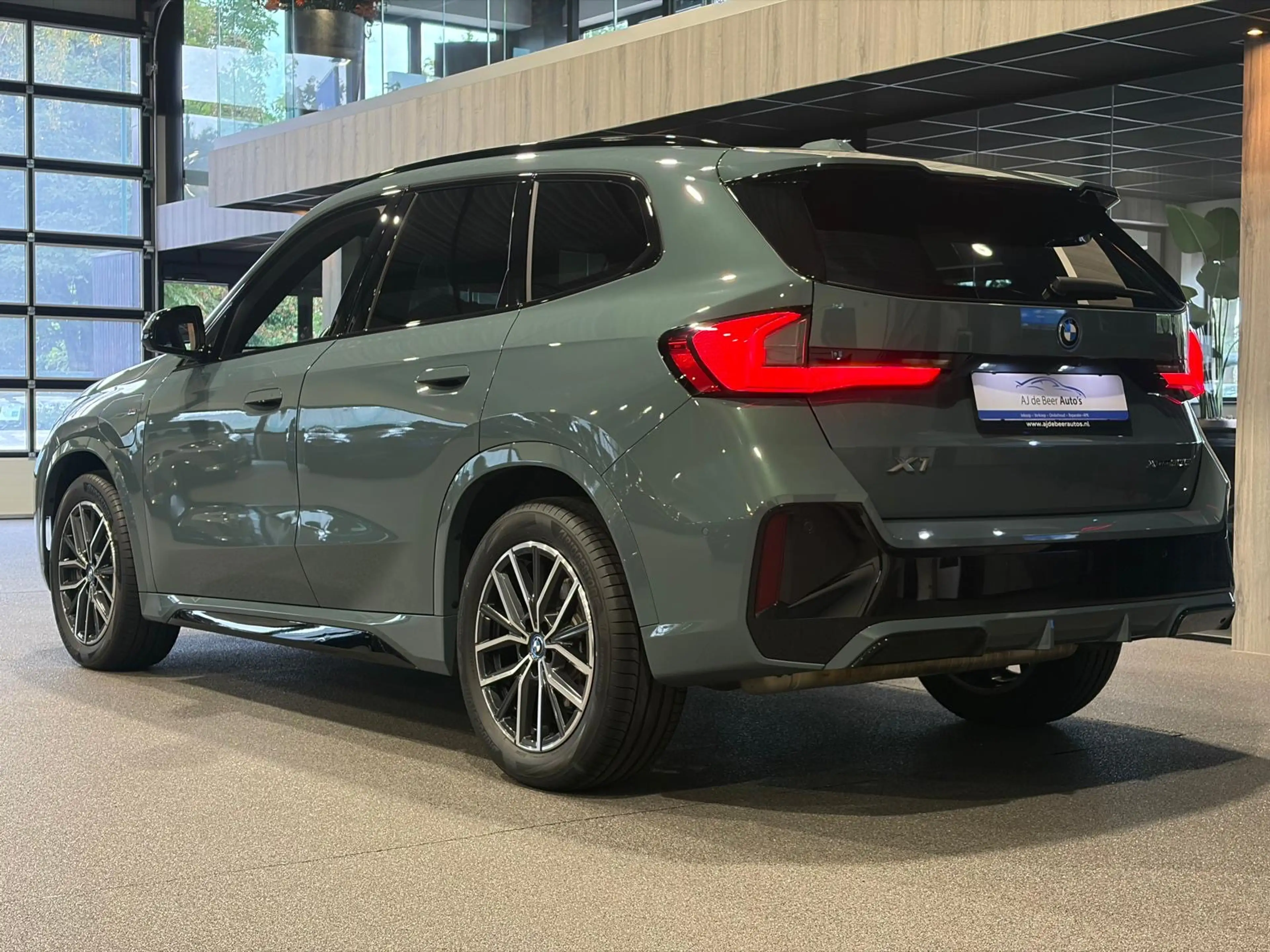 BMW X1 xDrive30e M-Sport | Panorama | HUD | 360 Camera — photo 3