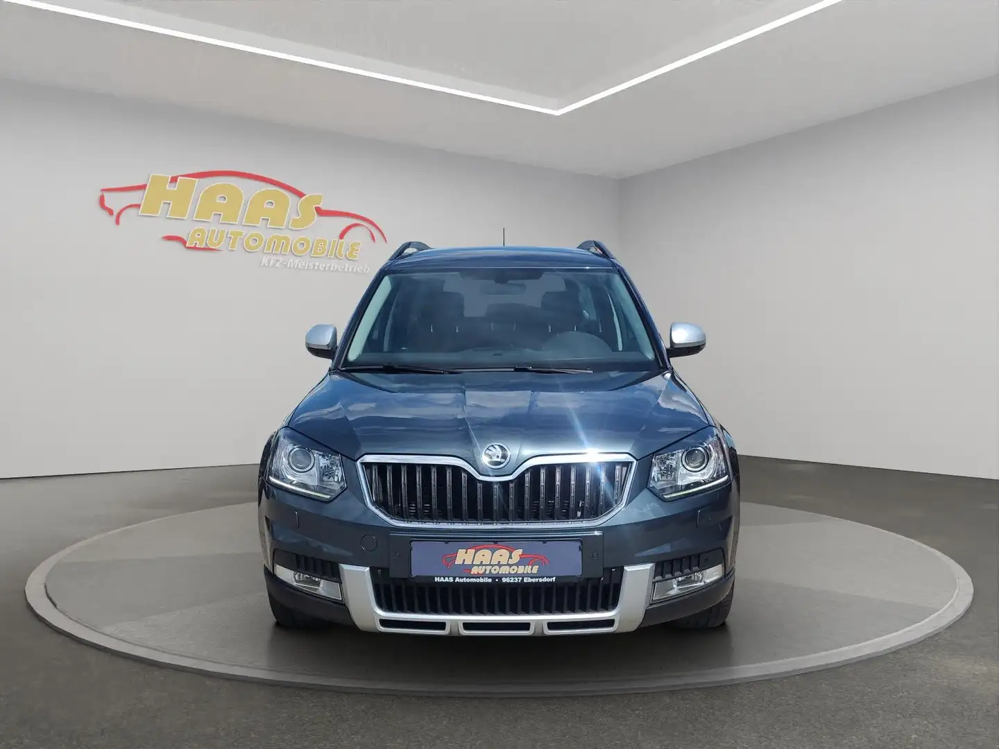 Skoda Yeti Ambition Outdoor 4x4 *Navi*Xenon*1.Hand* Grau - 2