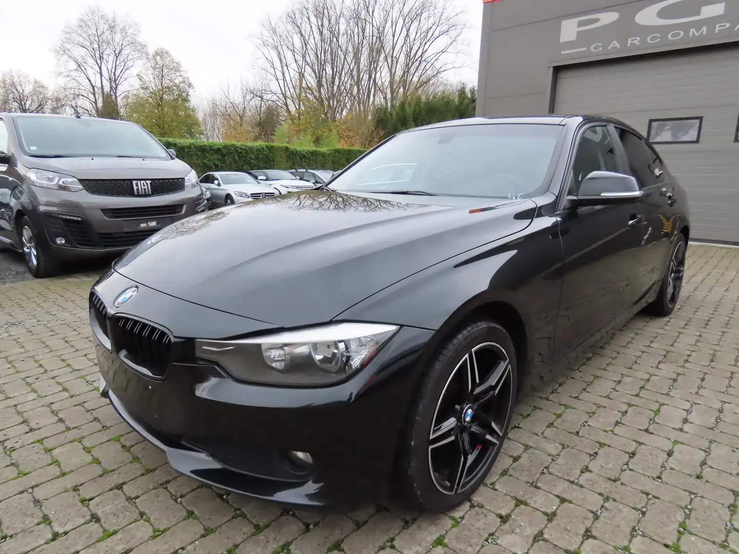 BMW 316 316i Schwarz - 1