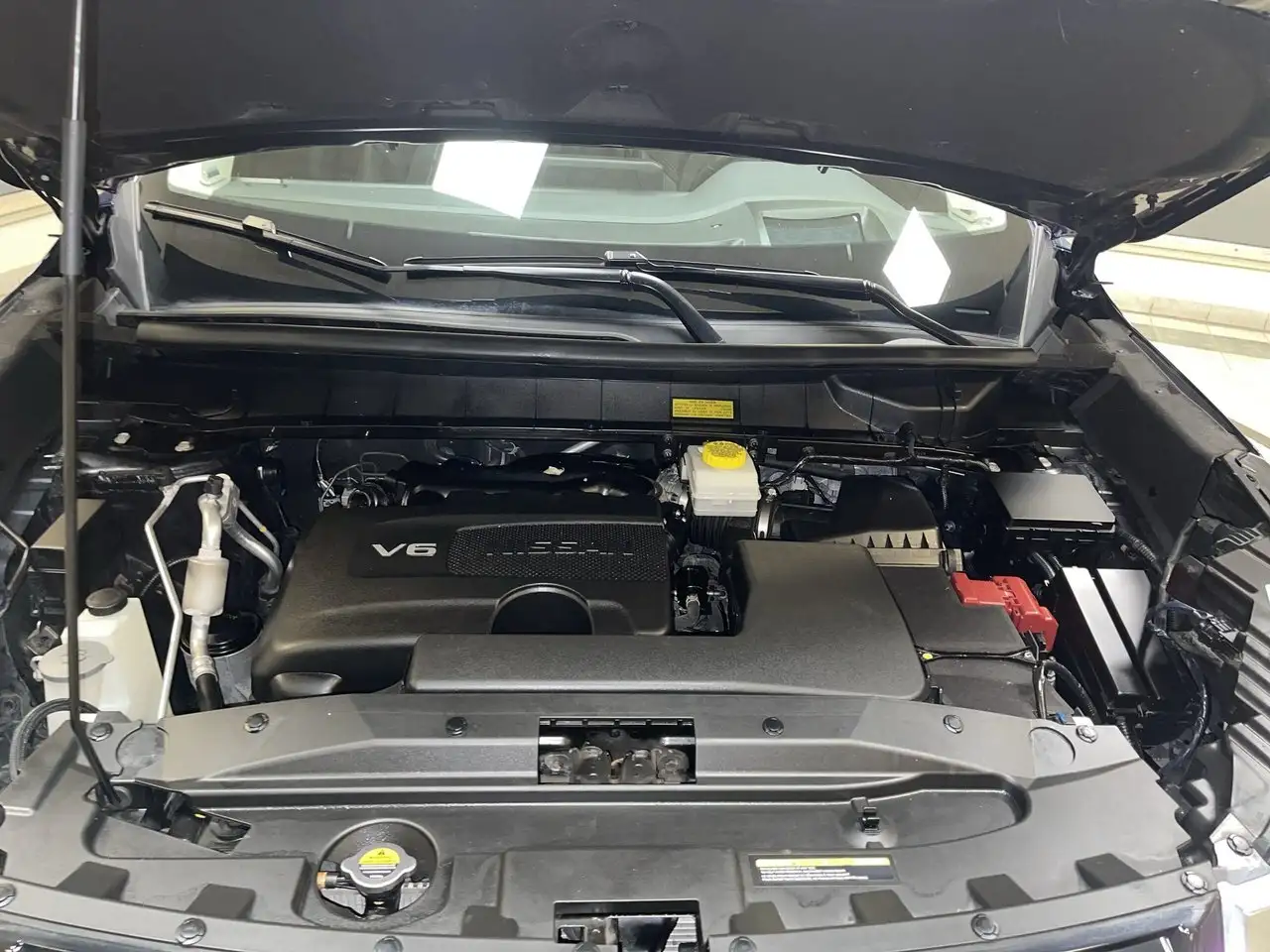 Nissan Pathfinder снимка Nissan Pathfinder