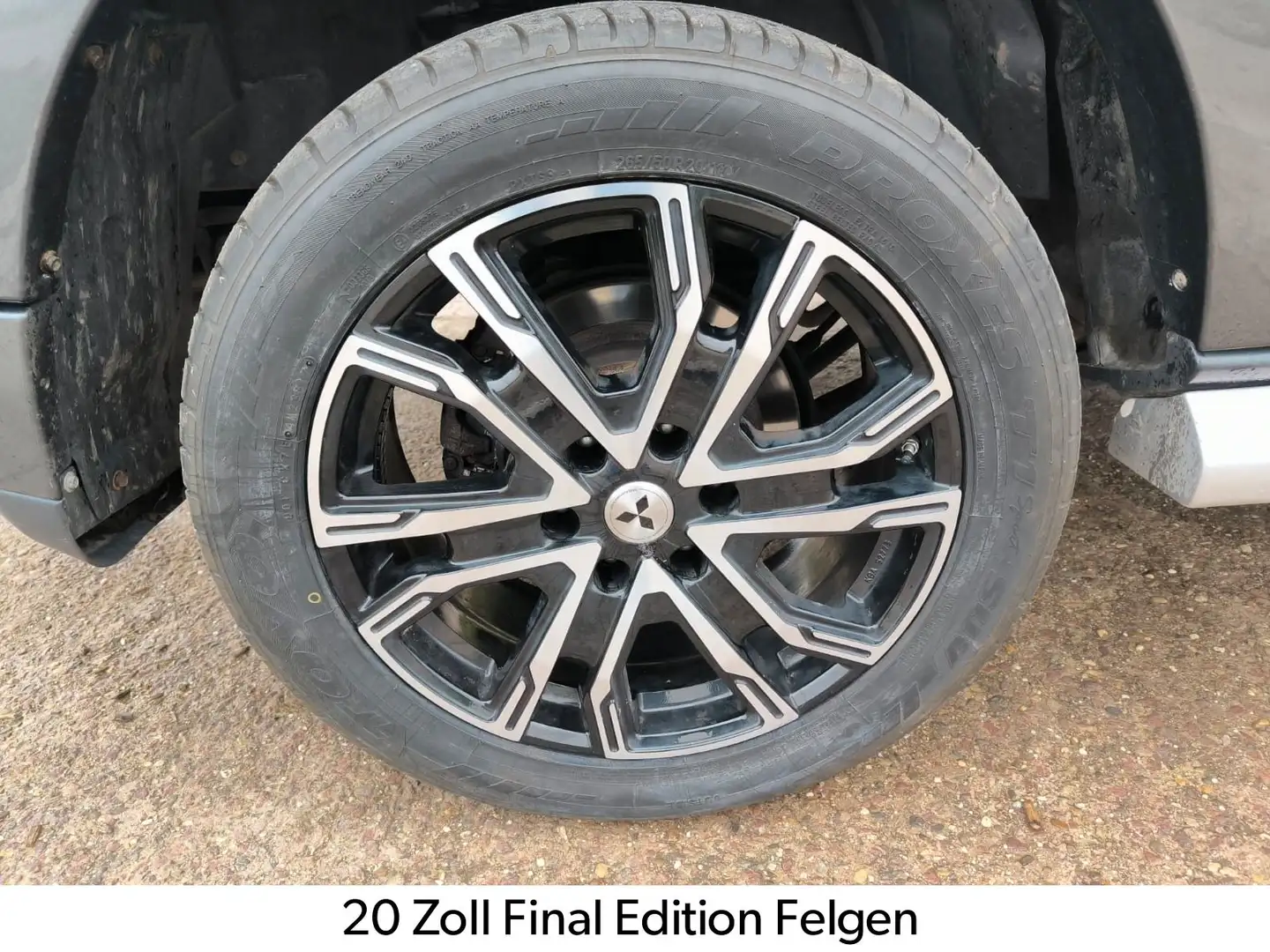 Mitsubishi Pajero 3,2 DI-D 4WD Final Edition Automatik AHK Grau - 2