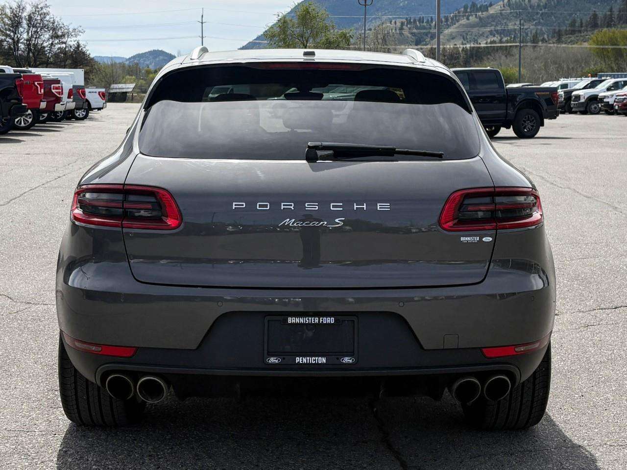 2016 Porsche Macan S thumb 6